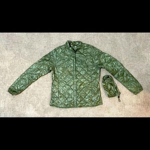 Uniqlo Women’s Ultra Light Down Puff Jacket